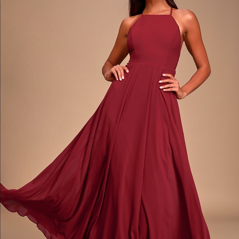 ✨Host Pick✨ Lulus wine red maxi dress
